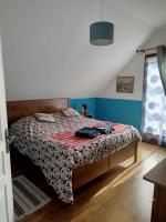 Chambre avec balcon dans maison avec parking - B&B Cluses