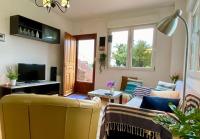 La Casuca del Postillo (Bajo con jardín y piscina) - B&B Pontejos