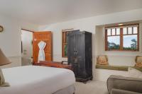 Parisian Room-Queen Room with Ocean View- Adults Only-No Pets