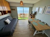 Sur la plage de Bonne Source les pieds dans l'eau - B&B Pornichet