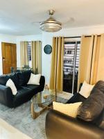 B&B Saint Domingue - Stylish 2-Bed Condo in Altos de Arroyo Hondo - Bed and Breakfast Saint Domingue