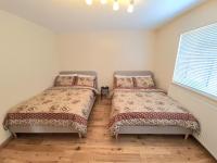 London Luxury 2 Bedroom Flat Sleeps 8 free parking - B&B East Barnet