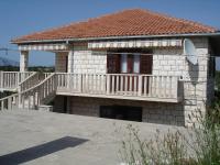 Apartments Glavinović - Near Beach and Center, Free Parking - Chambres d’hôtes Povlja