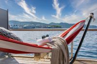 New! Sea front apt. with terrace above the sea! - Chambres d’hôtes Bergen