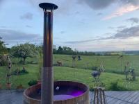 Cottage with Hot Tube & private Sauna with panoramic view - Ferienwohnung Les Moutiers-en-Cinglais