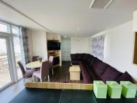 Caravan with Uninterrupted Sea Views - Large Deck - Havens Quay West New Quay West Wales - Chambres d'hôtes New Quay