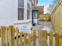 Railway Cottage - Stylish & Cosy Whitstable Oasis - Sleeps 2 - B&B Whitstable