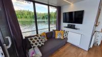 Appartement met 2 Slaapkamers en Uitzicht op het Water