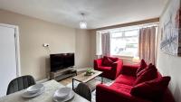 B&B Hillingdon - Spacious 2 Bed Flat with FREE Parking near Heathrow Airport - Bed and Breakfast Hillingdon
