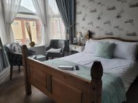 Family Room with Twin Beds (2 adults + 2 children) - Connecting