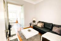HU2i - In&Out Sete Rios - B&B Lisbona
