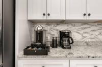 Charleston-themed House for 10! - B&B Charleston