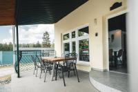 Camera Familiare con Vista Lago