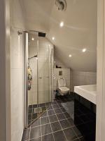 Dreibettzimmer mit Gemeinschaftsbad