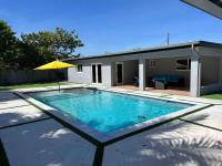 Sunny Resort Oasis with Heated Pool Ping Pong - B&B Tamiami