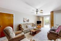 Single Story 4BR with Patio, Central AC, W and D - Chambres d’hôtes Farmington