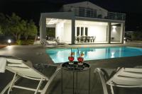 Luxury Villa La Perla - Castellammare del golfo with Pool, Garden and Parking - Bed and Breakfast Castellammare del Golfo