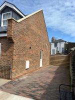 3 Bed Villa Near the Beach - FREE Parking - B&B Deal