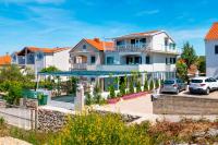 DANICA Luxury SeaSide Apartment - Chambres d’hôtes Sibenik