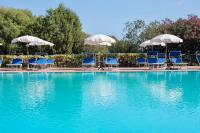 Ecovillage with swimming-pool surrounded by greenery, apartments with air conditioning and outdoor private area - B&B