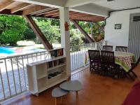 Bas de villa, hauteurs du Robert - Ferienwohnung Le Robert