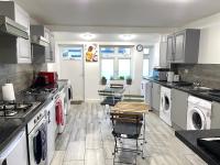 B&B Havering atte Bower - Penn Gardens Flat 1 - 2 - 3 & 4 Apartments - Bed and Breakfast Havering atte Bower