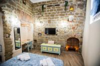 The Cave - B&B Napoli