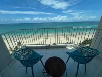 B&B San Juan - Gorgeous ocean view 1BR w/beach acess & pool - Bed and Breakfast San Juan