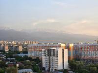 2 room apartment with mountain view, near metro and shopping mall - B&B Almaty