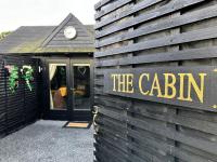 B&B Little Hallingbury - The Cabin Near Stansted Airport - Bed and Breakfast Little Hallingbury