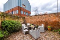 NEW! Spacious 2-Bed Home in Chester by 53 Degrees Property - Ideal for Couples & Groups - Sleeps 4! - B&B