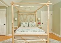 Queen room with Spa Bath- Silver Maple