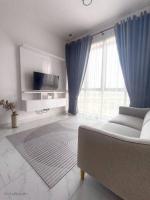 The Family Troika -1 Bedroom- - B&B
