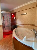 Chalet con Piscina Privada - B&B