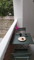 Studio balcon, intra muros, climatisé avec Wifi - B&B Avignone
