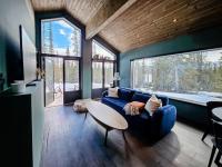 Cozy Mountain Cottage with beautiful views & Sauna - B&B
