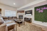 Orchid Oasis - 2 Kings Foosball BBQ Fire Pit - B&B Colorado Springs