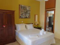 Studio Apartment with King Bed