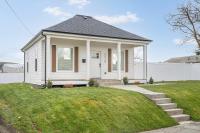 Updated Family Friendly Hillyard Gem NEW HOT TUB! - B&B
