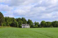 St Marys Farmhouse - Traditional Country Farmhouse with Open Fire - Chambres d'hôtes Fochabers