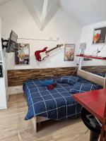 B&B Razac-sur-lIsle - 07 - Joli studio avec vue sur jardin et parking privatif gratuit - Bed and Breakfast Razac-sur-lIsle