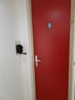 09 - Joli studio avec 2 lits, un lit double et un lit simple, logement tout équipé pour 1, 2 ou 3 personnes maximum, vue sur parc arboré, parking privatif gratuit, grand fourgon possible, tout le linge de maison est fourni - Chambres d’hôtes Razac-sur-l'Isle