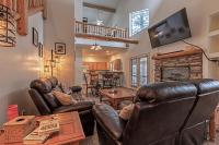 Luxury Townhome near NATIONAL FOREST TRAILS, close to golf, ski - Bed and Breakfast