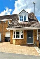 3 Bed. Sleeps 5. Higham Ferrers. Free Car Charger. - B&B