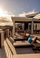 Casa De Petrus-All Three Villas - Bed and Breakfast East End
