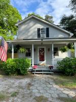 B&B Southern Pines - Charming May Street Retreat - Bed and Breakfast Southern Pines
