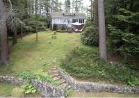Storybook Lake Front Villa with Private Beach No Fireplace - B&B Winchester