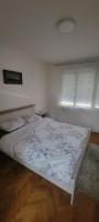 Apartman Kraljevo-ceo stan,privatan parking - B&B