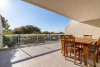 Spacious 2BR APT Panoramic Views Central Location - B&B