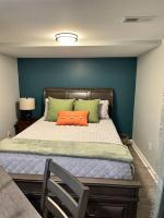 Sardis Forest Gem, 2BR, Fast WiFi, Free Parking - B&B Charlotte